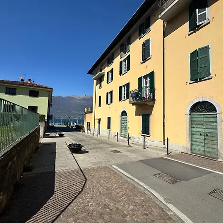 Azzurra Charming • Walk To *
